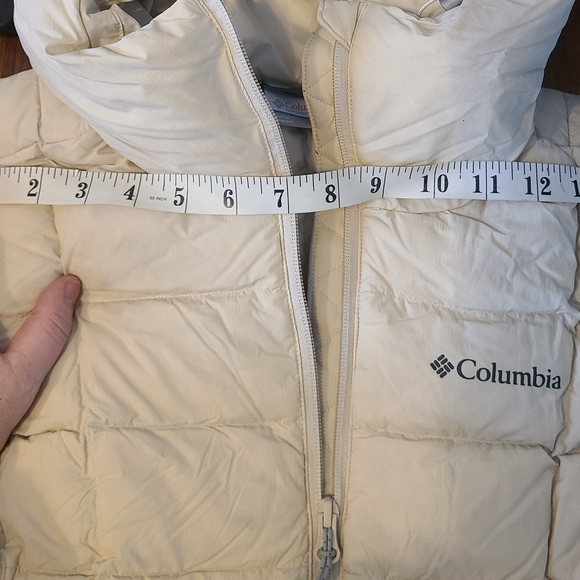 Columbia Medium Women's Cream Puffer Vest Down Filled NWT - Picture 8 of 16